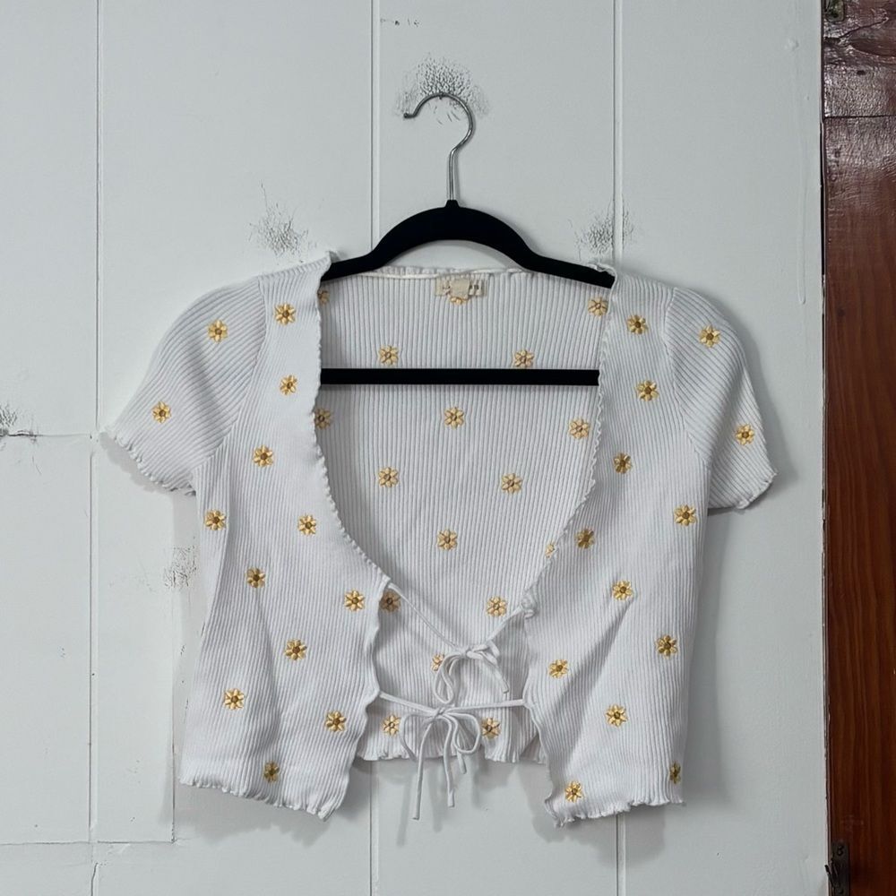 La Hearts White and Yellow Ribbed Daisy Tie-Front Crop Top‎ XS